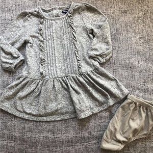 Baby Gap girls size 18-24 months grey soft long sleeves dress and diaper cover